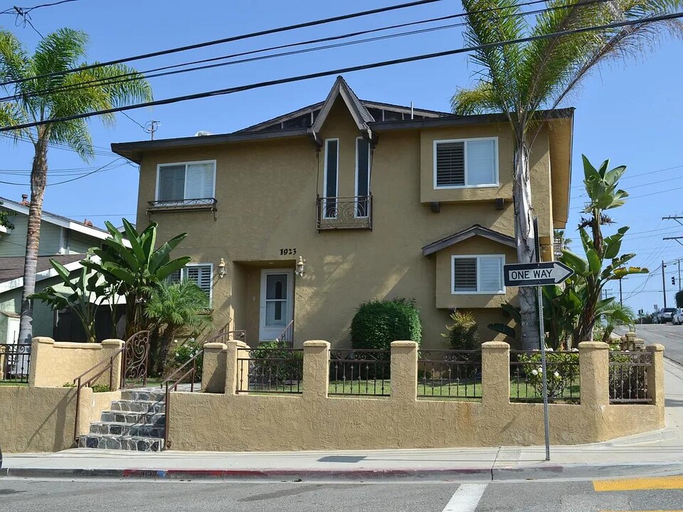 1923 Huntington Ln, Unit A in Redondo Beach, CA - Foto de edificio