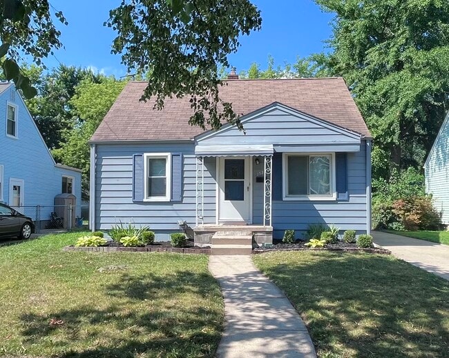 property at 1525 Whitcomb Ave