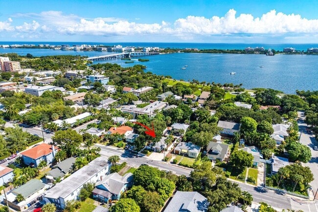 property at 314 S Palmway