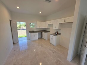 2618 53rd St SW in Lehigh Acres, FL - Foto de edificio - Building Photo
