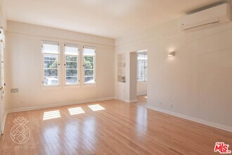 8603 Whitworth Dr in Los Angeles, CA - Building Photo - Building Photo