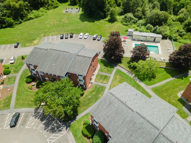 10 Dailey St, Unit F in Attleboro, MA - Building Photo - Building Photo