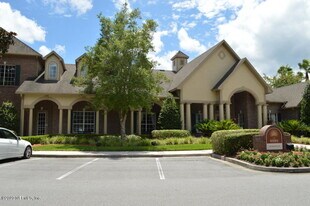 7800 Point Meadows Dr in Jacksonville, FL - Building Photo