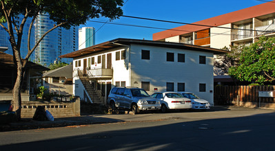 1135 Rycroft St in Honolulu, HI - Building Photo - Building Photo