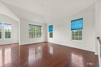 2528 Dunraven Ave in Naperville, IL - Building Photo - Building Photo