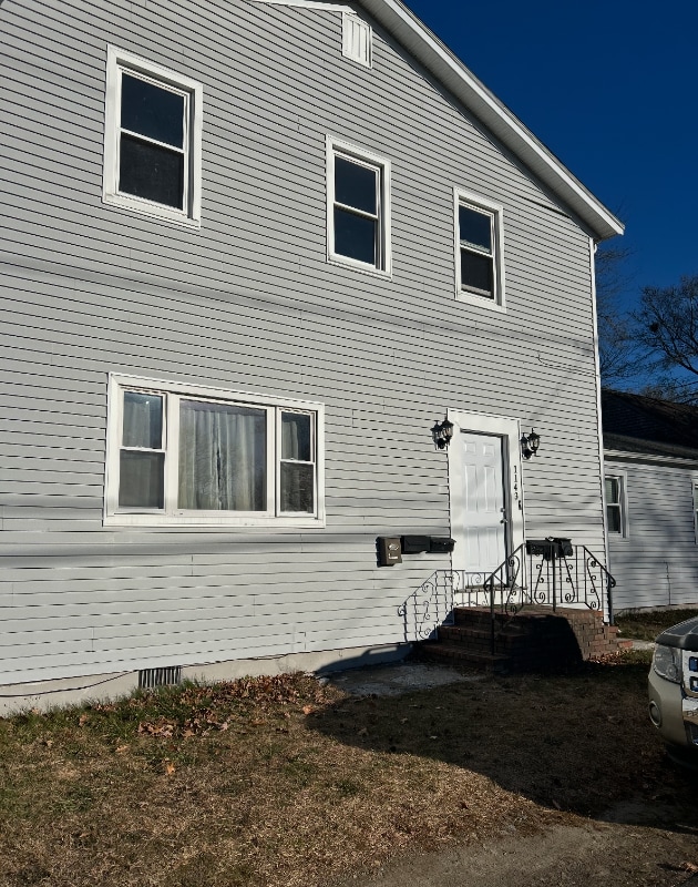 1143 Sassaquin Ave, Unit 2 in New Bedford, MA - Foto de edificio - Building Photo