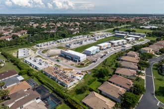 Sunset Lakes Townhomes in Ft. Myers, FL - Building Photo - Building Photo