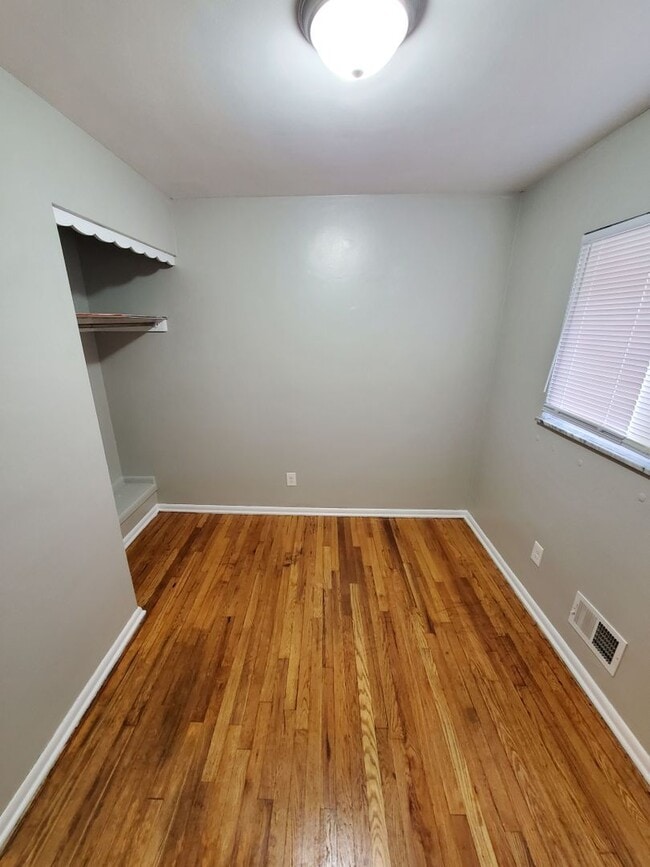 property at 1494 Selkirk Rd