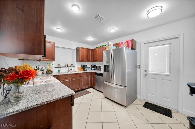 102 Oleander Rd