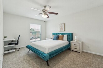 9803 W Sam Houston Pkwy S in Houston, TX - Building Photo - Building Photo