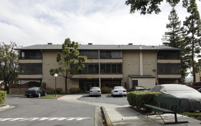 Villa Apartments #2 in Hayward, CA - Foto de edificio - Building Photo