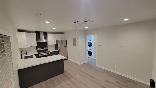 23943 Fambrough St in Santa Clarita, CA - Building Photo - Building Photo