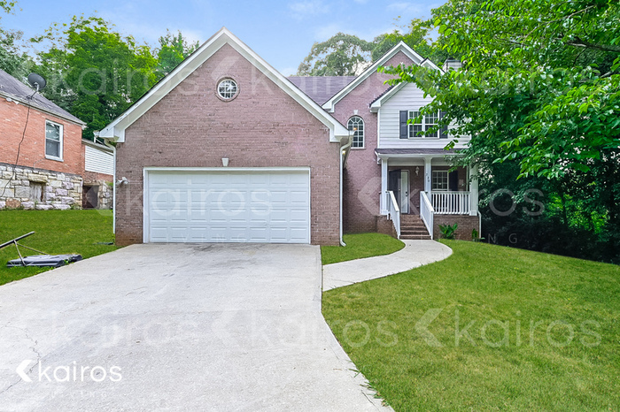 730 Bolton Road in Atlanta, GA - Foto de edificio