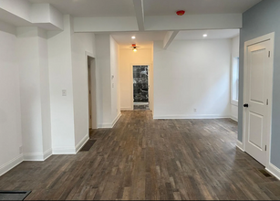 1848 Lee Rd, Unit 2 in Cleveland Heights, OH - Building Photo - Building Photo