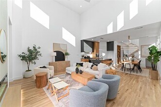 2315 S Vernon Ave in Dallas, TX - Building Photo - Building Photo