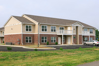 Salem Place Apartments in Daleville, IN - Foto de edificio - Building Photo