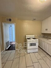 702 N Jacob St in Visalia, CA - Building Photo - Building Photo