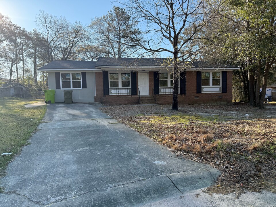 32 King Arthur Ct in Columbia, SC - Building Photo