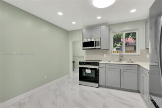 10370 SW 174th Terrace in Miami, FL - Building Photo - Building Photo