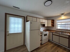 917 N Clay St in Sturgis, MI - Building Photo - Building Photo