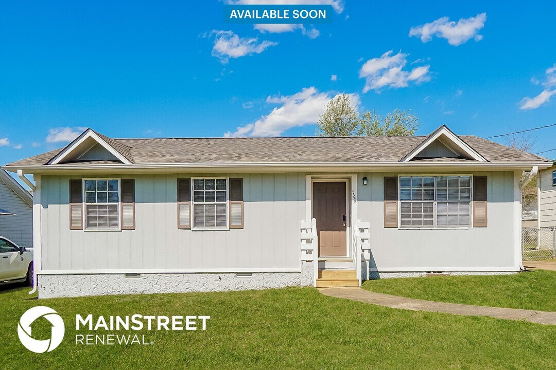 528 Lamplighter Ln in Birmingham, AL - Building Photo