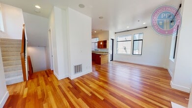 2046 NW 16th Ave in Portland, OR - Building Photo - Building Photo