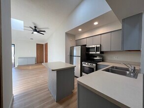 16 Echo Ct in Vernon Hills, IL - Building Photo - Building Photo