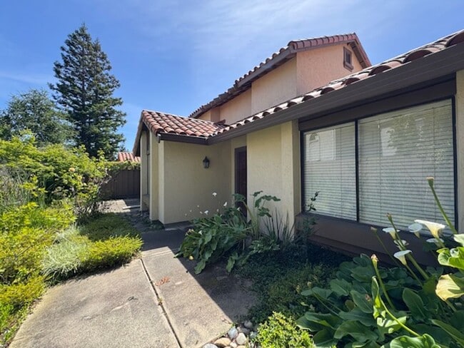 417 Pimlico Dr in Walnut Creek, CA - Building Photo - Building Photo