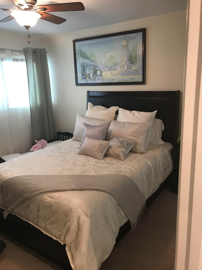 5003 E Ocean Blvd, Unit 5003 in Long Beach, CA - Foto de edificio - Building Photo