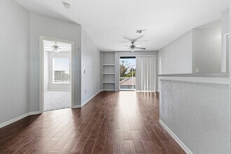 5507 Legacy Crescent Pl in Riverview, FL - Foto de edificio - Building Photo