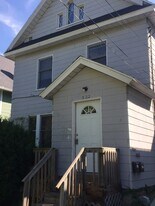 522 N Walnut St, Unit Lower in Lansing, MI - Building Photo