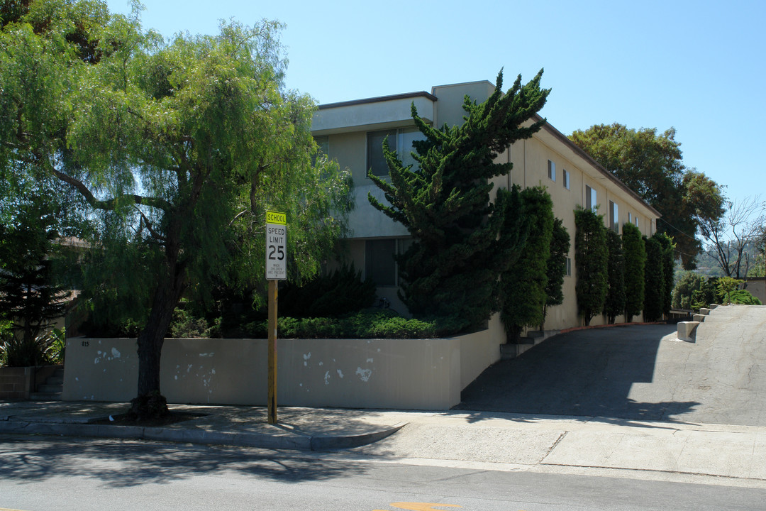 815 E De La Guerra St in Santa Barbara, CA - Building Photo