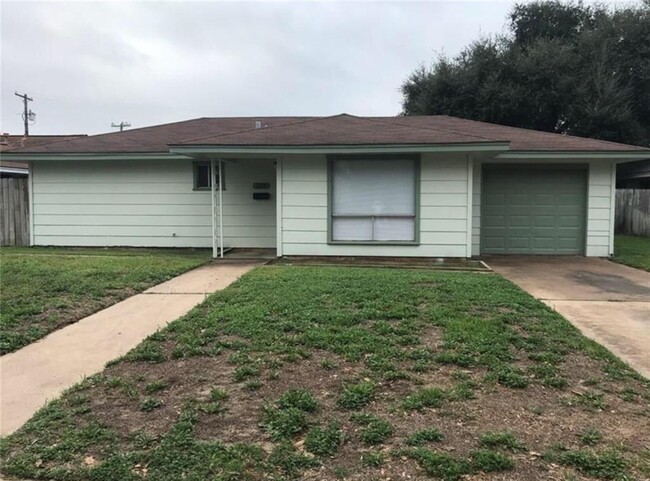 1215 Zana Ln in Rockdale, TX - Foto de edificio - Building Photo