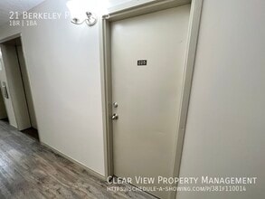 21 Berkeley Pl W in Lethbridge, AB - Building Photo - Building Photo