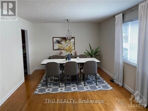 2687-2687 Cresthill St in Ottawa, ON - Building Photo - Building Photo