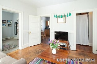 3 Kinnaird St, Unit 3 in Cambridge, MA - Building Photo