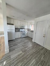 411 W Park Ave, Unit Upper in Long Beach, NY - Building Photo - Building Photo