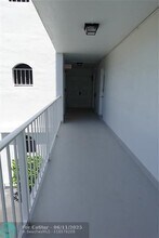800 E Camino Real in Boca Raton, FL - Building Photo - Building Photo