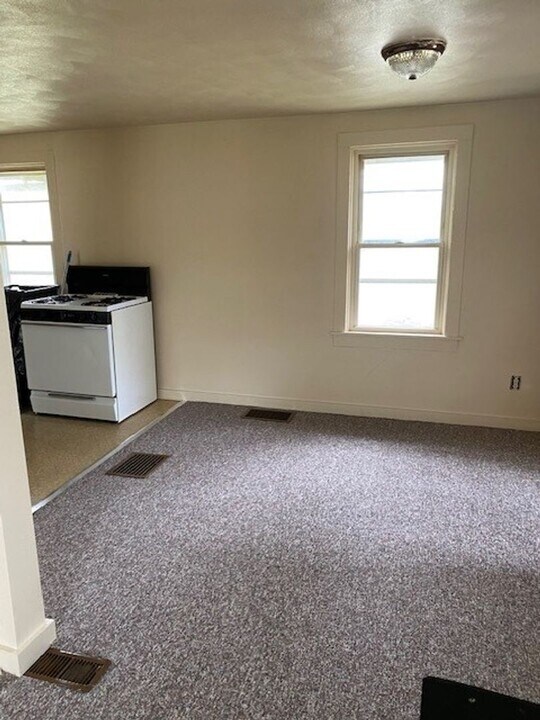 826 Sharpes Ct-Unit -850 Sharpes in Beloit, WI - Building Photo