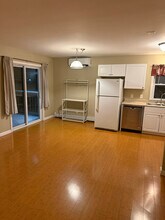 1458 N Main St in Winterport, ME - Building Photo - Building Photo