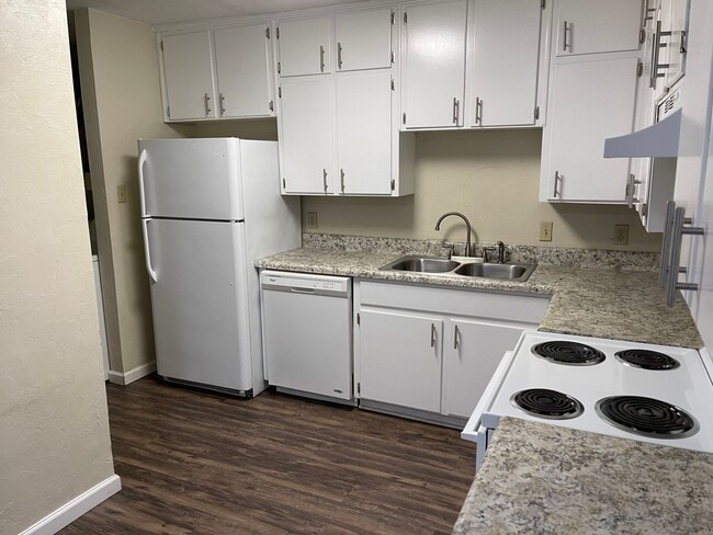 2618 Old Bainbridge Rd in Tallahassee, FL - Building Photo - Building Photo