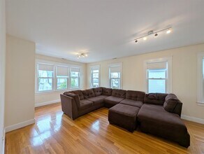 7 Bonner Ave in Medford, MA - Building Photo - Building Photo