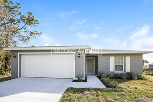 14203 Brisk Ave in Port Charlotte, FL - Building Photo
