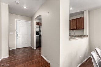 9207 Onesto Ave in Las Vegas, NV - Building Photo - Building Photo