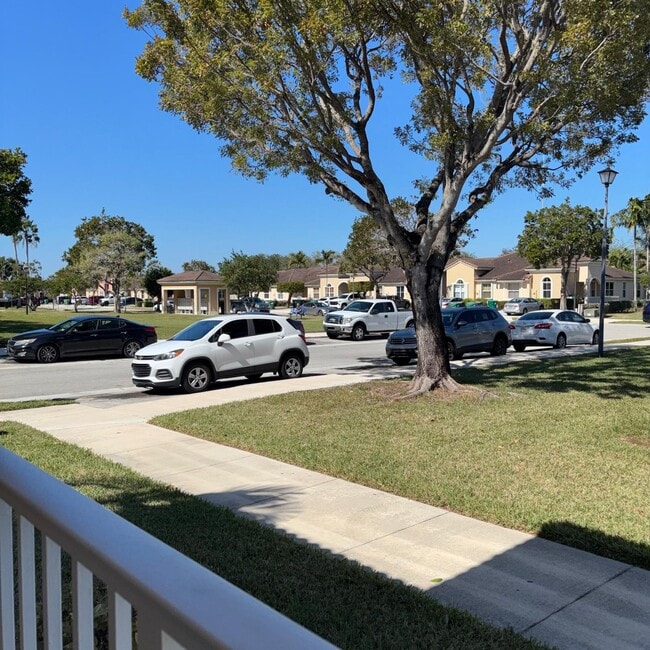 23701 SW 110th Ave in Homestead, FL - Foto de edificio - Building Photo