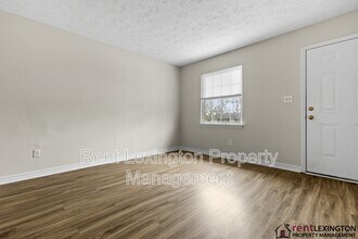 3966 Northampton Dr in Lexington, KY - Foto de edificio - Building Photo