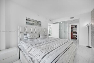 460 NE 28th St in Miami, FL - Building Photo - Building Photo