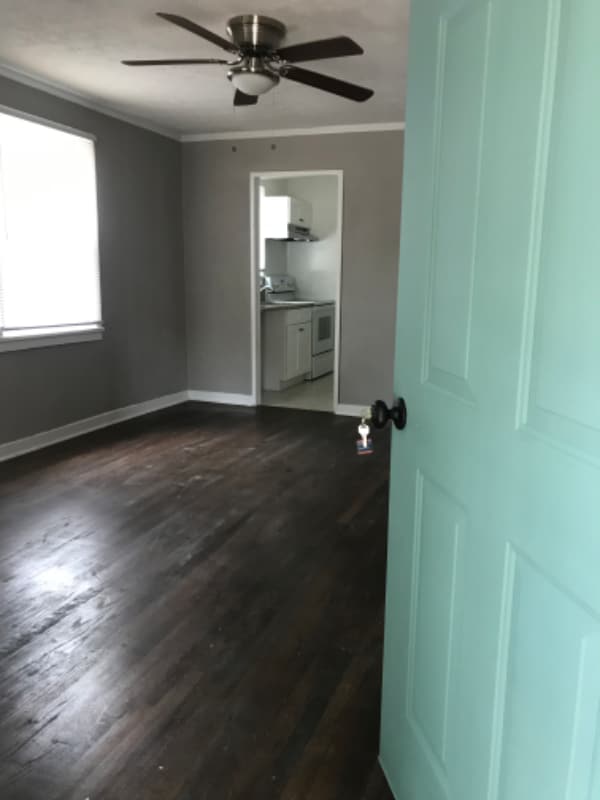 1740 Lisbon Dr SW in Atlanta, GA - Foto de edificio - Building Photo