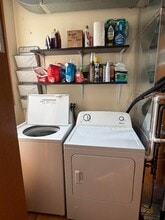 2131 W Wellington Ave, Unit 2F in Chicago, IL - Foto de edificio - Building Photo