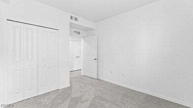 16524 Kingwood Ln, Unit 3111 in Punta Gorda, FL - Foto de edificio - Building Photo